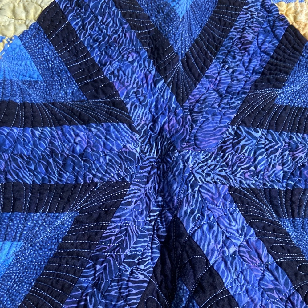 Quilt Handcrafted - Picture 7 of 9